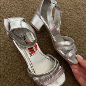 Rachel Silver Strappy Heels size 8 for kids